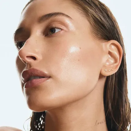 الاتجاه الأبرز في عالم الجمال Glazed Donut Skin