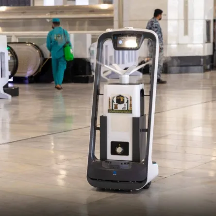 تعرف على أبرز استخدامات الذكاء الاصطناعي بالمسجد الحرام في عهد خادم الحرمين الملك سلمان