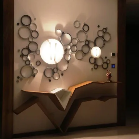 اللمبات الجداريّة تُجمّل الديكور الداخلي