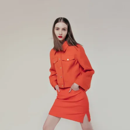 طرق تنسيق التنورة الحمراء من هوي Hui