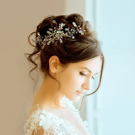 تسريحات شعر غير تقليدية لعروس 2023