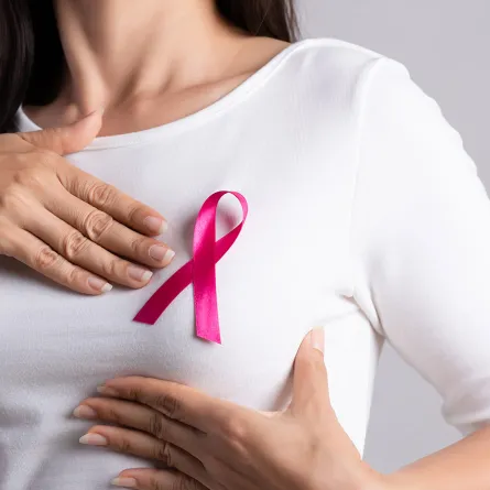 أعراض سرطان الثدي المبكر..  لا تهمليها إطلاقاً