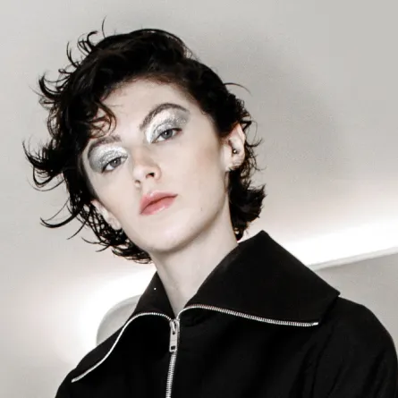 لمسات فضّية Silver Touch