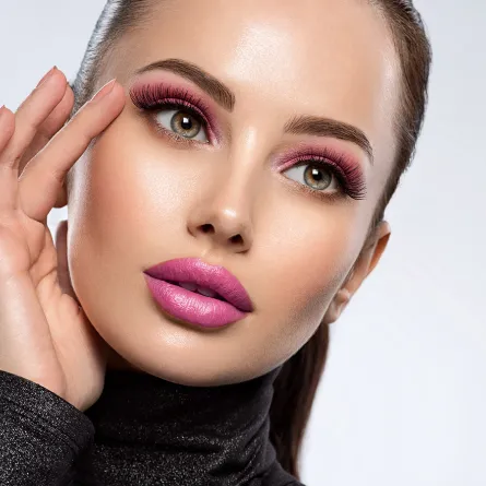 أجمل صيحات مكياج باللون الزهري