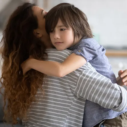 لماذا يجب أن تعتذري لطفلك والطريقة الصحيحة للقيام بذلك؟