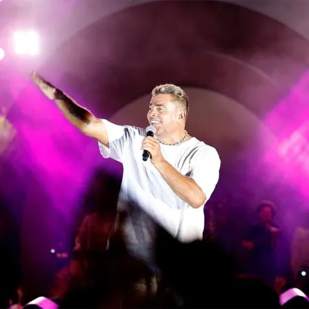 عمرو دياب - الصورة من حسابه على الانستجرام