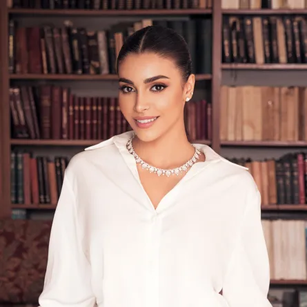 ملكة جمال لبنان ياسمينا زيتون: أحمل رسالة ..وصوتي يعبر عن جيلي