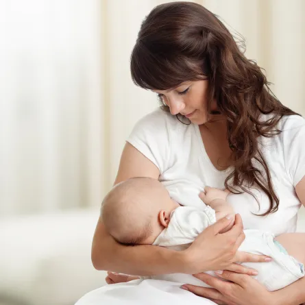 الطريقة الصحيحة لإرضاع طفلك