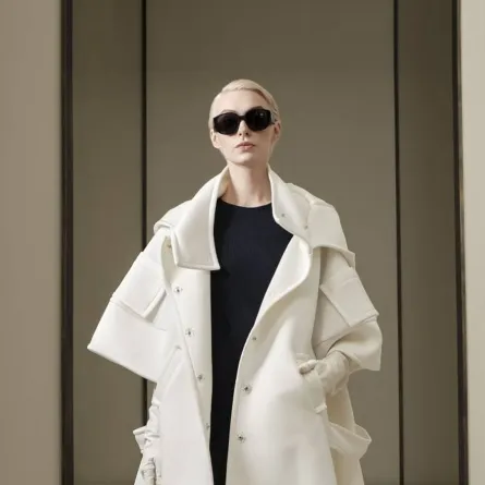 الجاكيت الأبيض في عروض الشتاء