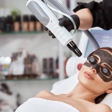 تقنيات تجميلة لتقشير وتجديد البشرة