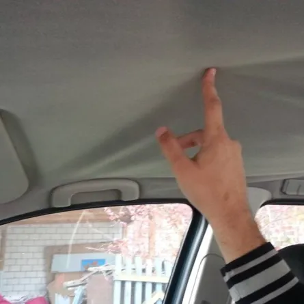 كيفية تنظيف سقف السيارة من الداخل؟