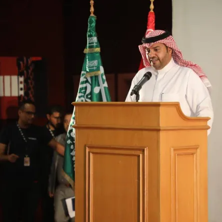 عبد الله آل عياف مدير هيئة الأفلام يلقي كلمته- الصورة من المكتب الإعلامي لوزارة الثقافة