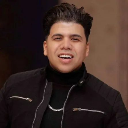 عمر كمال يكشف سبب زرع شعر في ذقنه: مطلوب مني أبقى "ولد روش"