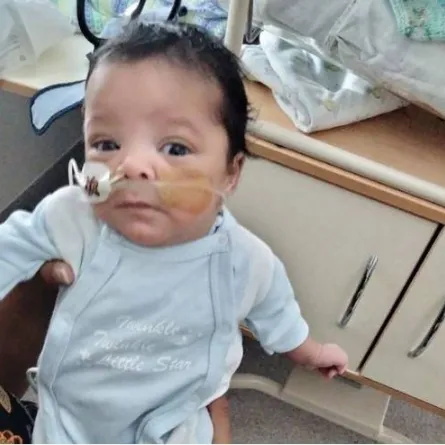 طفل يعود للحياة بعدما توقف قلبه 17 دقيقة