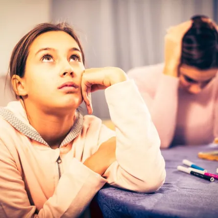 صورة لتساؤلات الأم