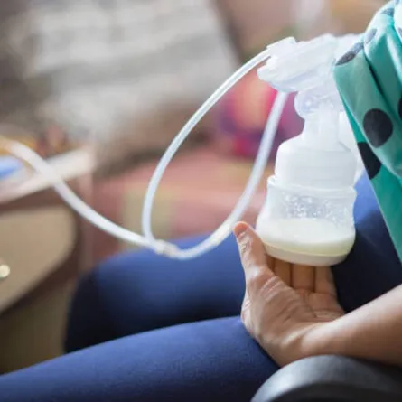 صورة لعملية شفط الحليب