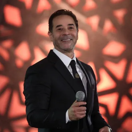 مدحت صالح الصورة من حسابه على فيسبوك