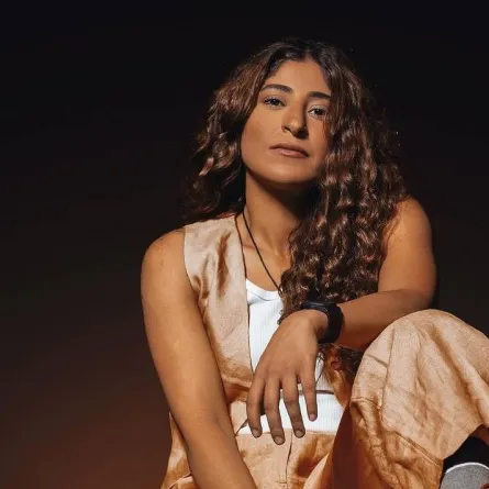 شجون الهاجري - صورة من صفحتها الرسمية على انستغرام