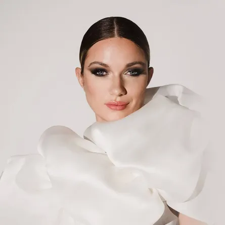 مكياج عيون عروس جريء