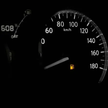 ماذا يقيس عداد السرعة في السيارة؟