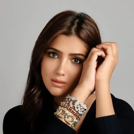 مي عمر - الصورة من صفحتها الرسمية على الفيس بوك