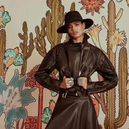 الجلد لإطلالة مؤثرة في الشتاء Winter Leather