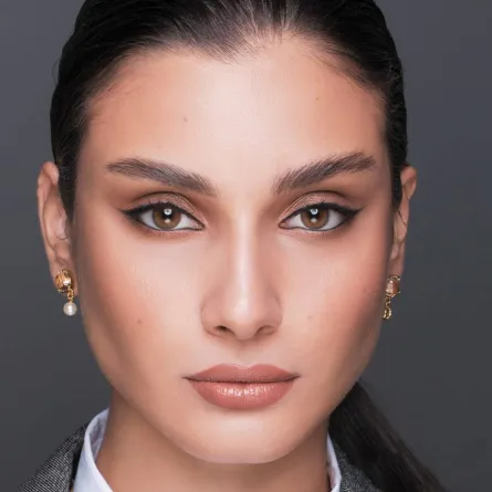 لون الشفاه اللامع أم المطفأ Matte VS Glossy Lipstick