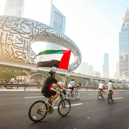 انطلاق "تحدي دبي للدراجات الهوائية" اليوم الأحد على شارع الشيخ زايد. الصورة من مكتب دبي الإعلامي