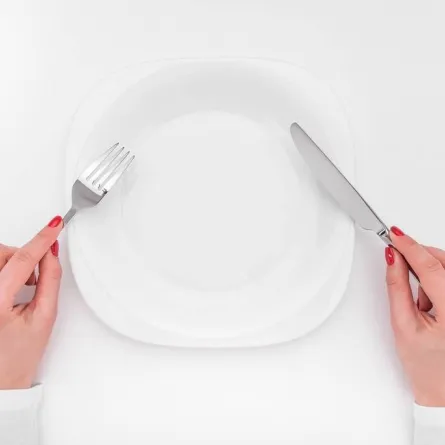 الطريقة الصحيحة في استخدام الشوكة والسكّين