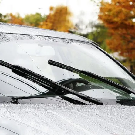 مساحات زجاج السيارات