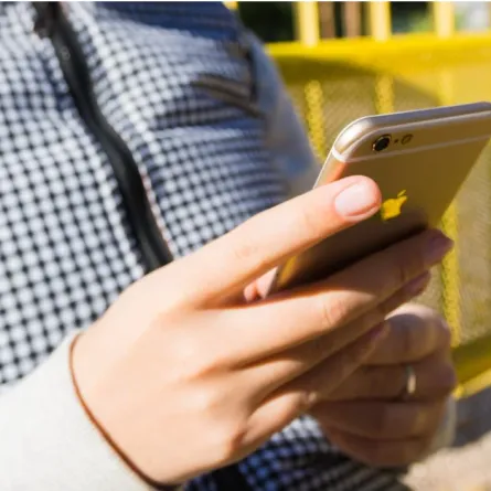 Apple تعتزم تغيير عبارة "Hey Siri" لـ "Siri" فقط - الصورة من  pexels