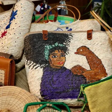 التنورة والدبكة والسمسمية وبنات بحري