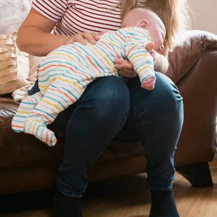 صورة تعبيرية لتجشؤ الطفل