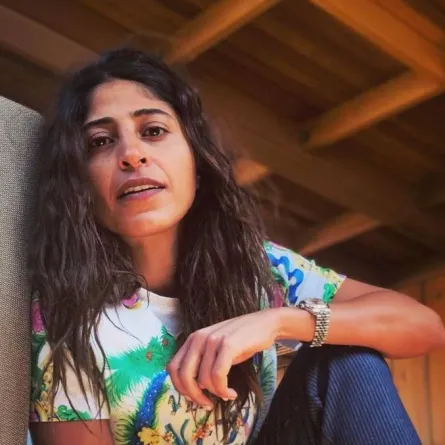 شجون الهاجري - صورة من صفحتها الرسمية على انستغرام