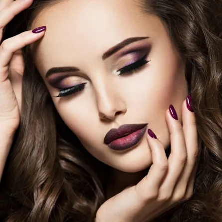 مكياج للبشرة الجافة - الصورة من Freepik 