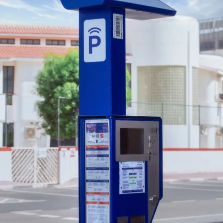 طرق دبي تستكمل أتمتة أجهزة المواقف العامة بنسبة 100%. الصورة من مكتب دبي الإعلامي