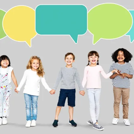 صورة عن وسائل التواصل والاطفال