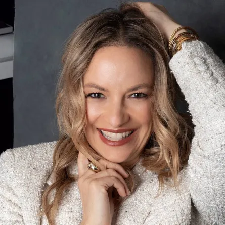 المصممة كورالي شاريول Coralie Charriol: مجوهراتنا وساعاتنا تشعر المرأة بالجمال والأناقة والراحة