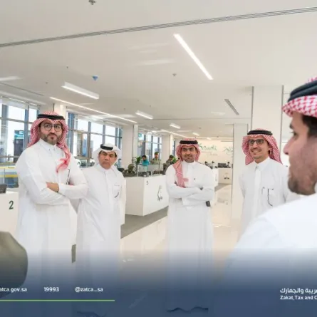 محافظ الزكاة والضريبة والجمارك و نائب وزير الرياضة يتفقدان استعدادات منفذ سلوى لخدمة المسافرين خلال منافسات كأس العالم