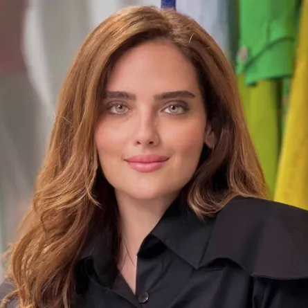 المصممة نور أزهري: أسعى لدعم مكامن القوة والأنوثة في المرأة العربية