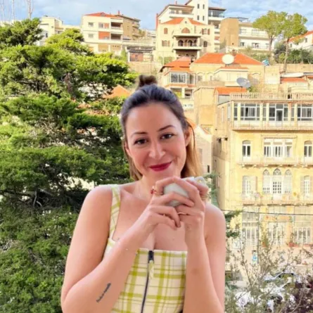 منة شلبي تخوض أول تجربة مسرحية في موسم الرياض بـ«ساعة حظ»