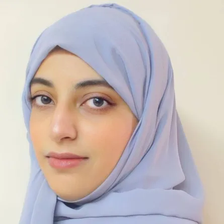 تظهر الصورة شخصية رغد باعشن