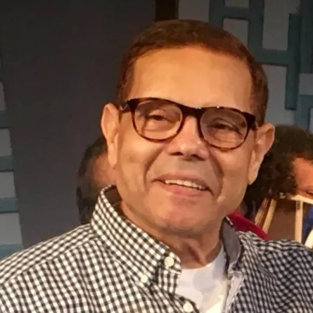 آخر صورة للفنان سامي فهمي - الصورة من حساب شقيقته عايدة على الفيس بوك