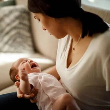 صورة لأم وطفلها