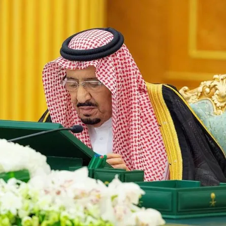 خادم الحرمين الشريفين أثناء ترأسه لمجلس الوزراء. الصورة من "واس"