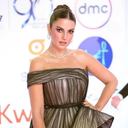 درة تتألق بمجوهرات ألماسية براقة- الصورة من انستغرام Mona Gamal