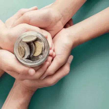 صورة تعبر عن المال