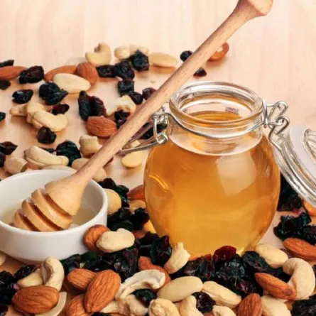 فوائد الجوز واللوز والكاجو مع العسل للنساء 