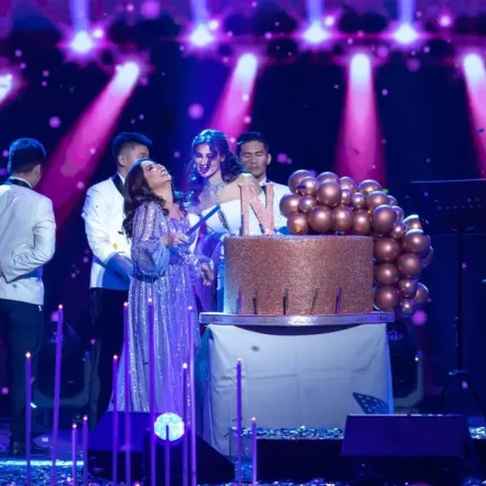 احتفال نوال الكويتية بيوم ميلادها - الصورة من حساب روتانا على تويتر