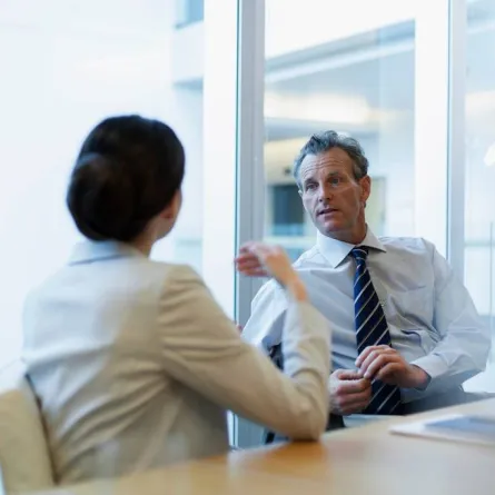 حديث المرأة مع الرجل